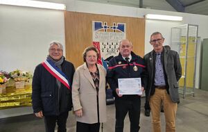 UNE MEDAILLE ASSOCIATIVE ARGENT A TRIGNAC
